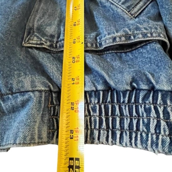 80s blue denim jacket with a unique design on the back - perfect for a grunge - Picture 5 of 7